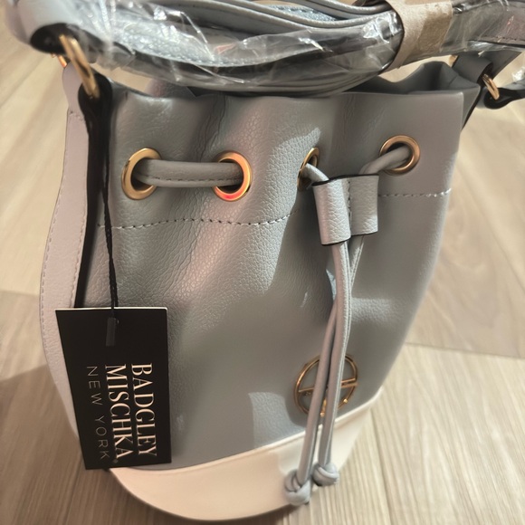Badgley Mischka NY Blue and White Bucket Bag - Picture 2 of 3